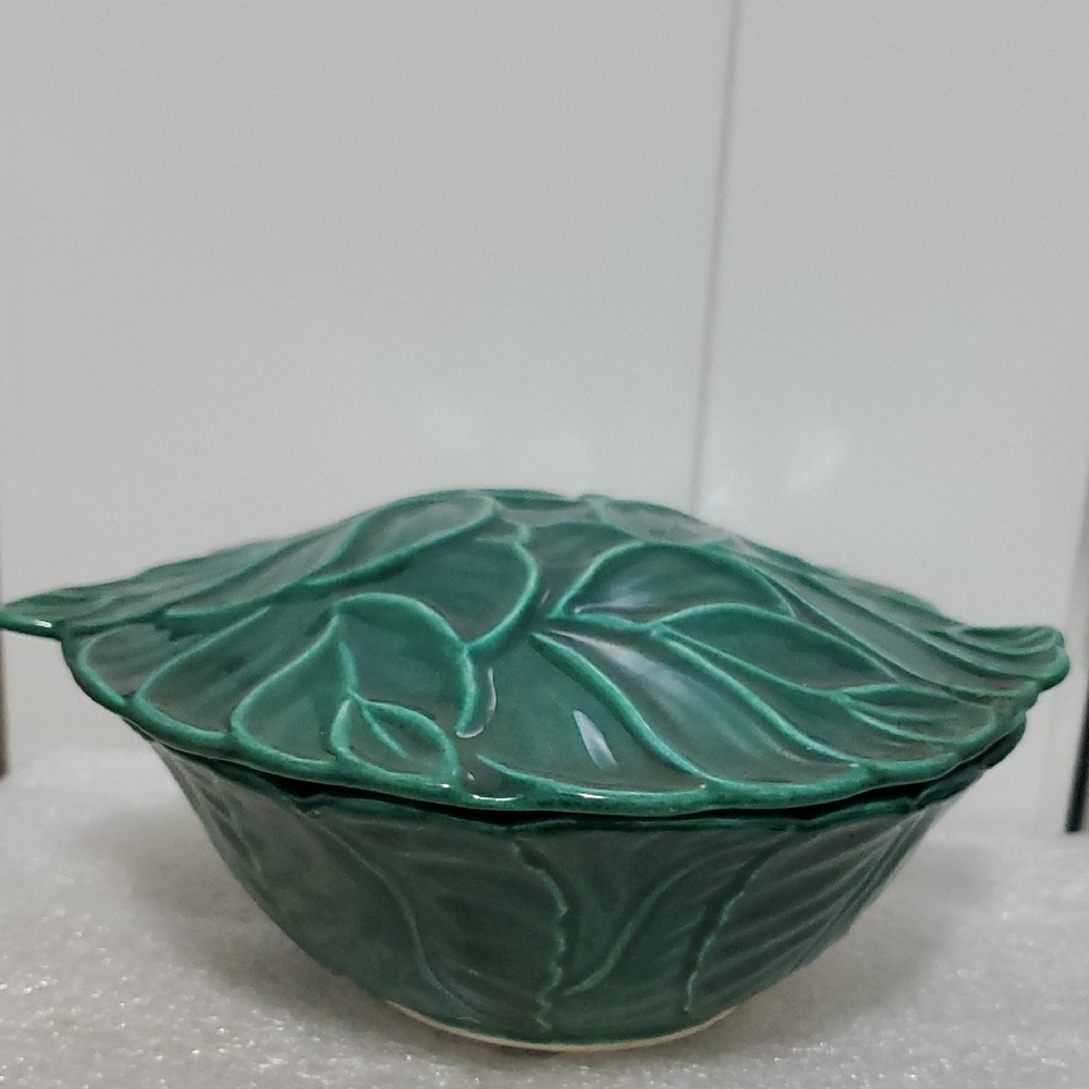 Vintage California USA Pottery No 333 Jade Green Leaf Dish with Lid.